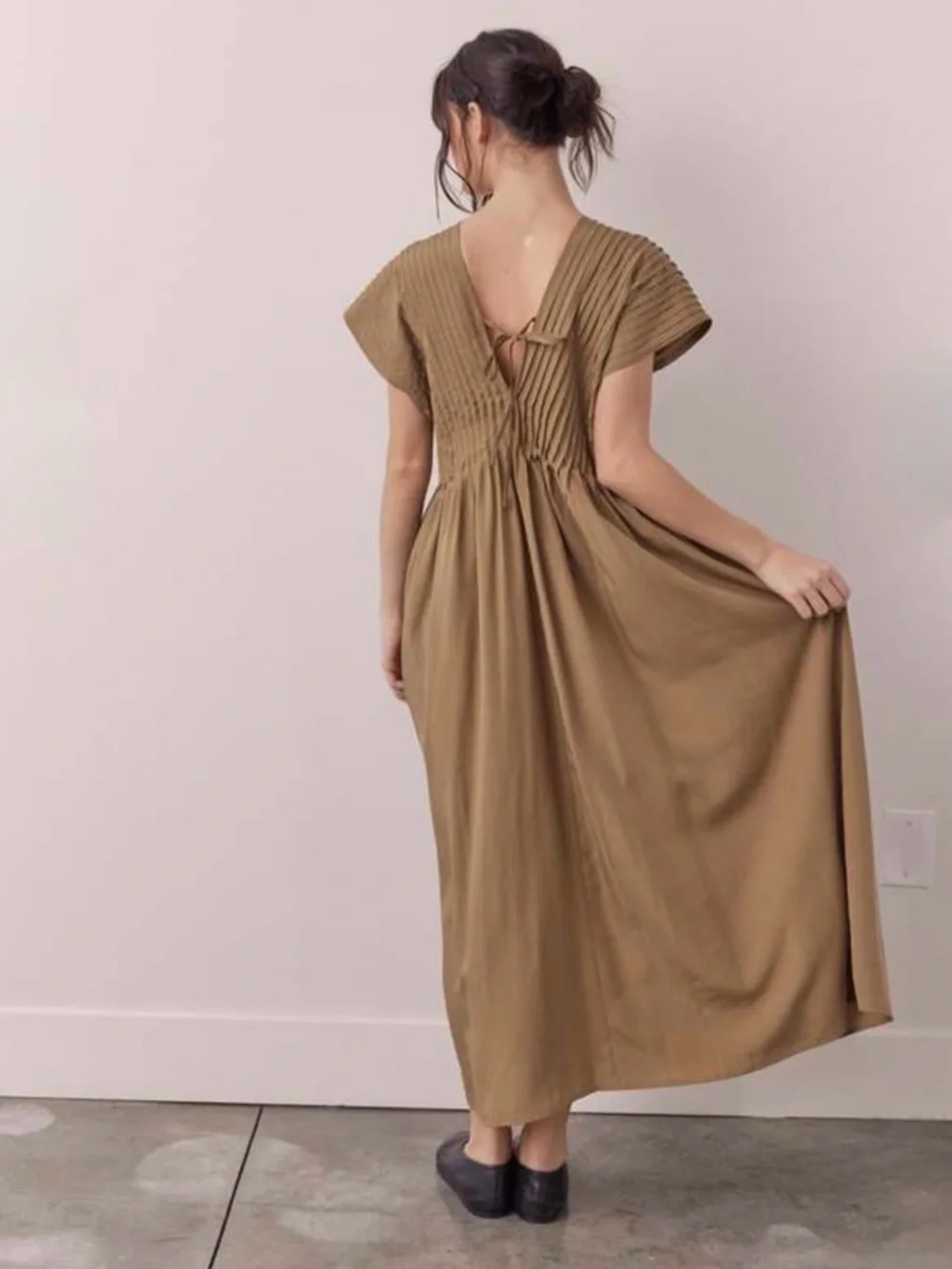 Amente Los Angeles Pin Tucked Midi Dress - Picture 2 of 12